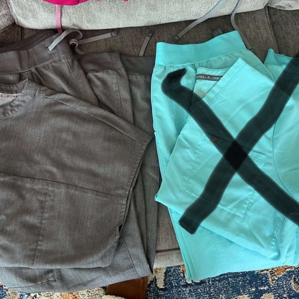 Fabletics Scrub Set - image 3